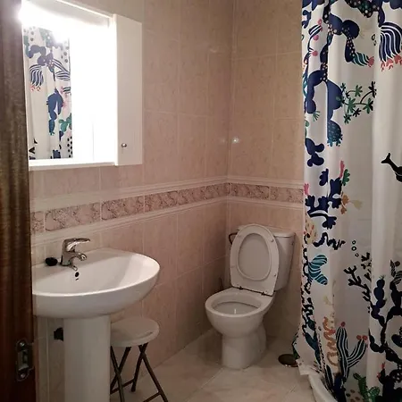 아파트 Piso Al Lado De La Estacion De Tren Y De La Playa, Con Dos Plazas De Garage