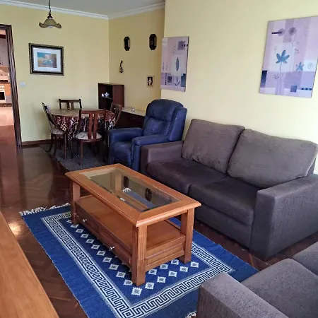 아파트 Piso Al Lado De La Estacion De Tren Y De La Playa, Con Dos Plazas De Garage