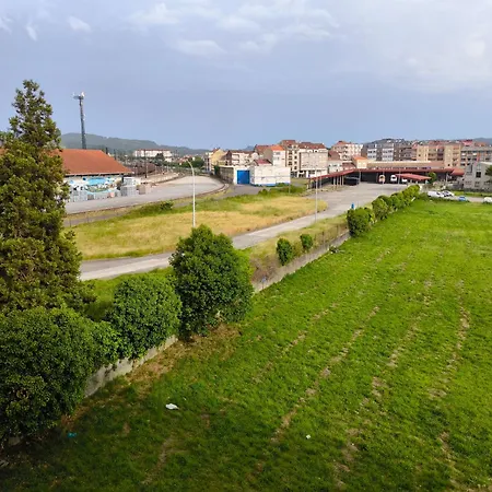 Piso Al Lado De La Estacion De Tren Y De La Playa, Con Dos Plazas De Garage *